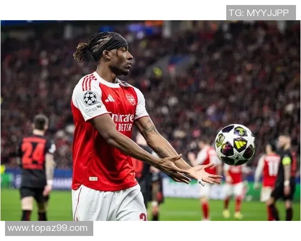 欧冠激战：里昂与阿森纳战成平局争议判罚引发全场热议